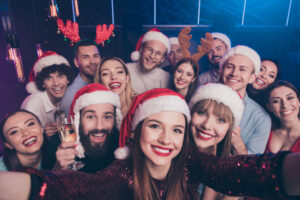 Self-portrait of nice-looking attractive lovely cheerful cheery positive, glad funny ladies and guys having fun rest relax chill out time at luxury fogged nightclub indoors